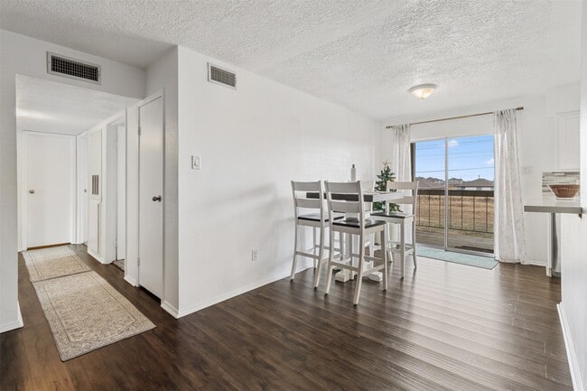 Building Photo - 7600 Emmett F Lowry Expy Unit 1102
