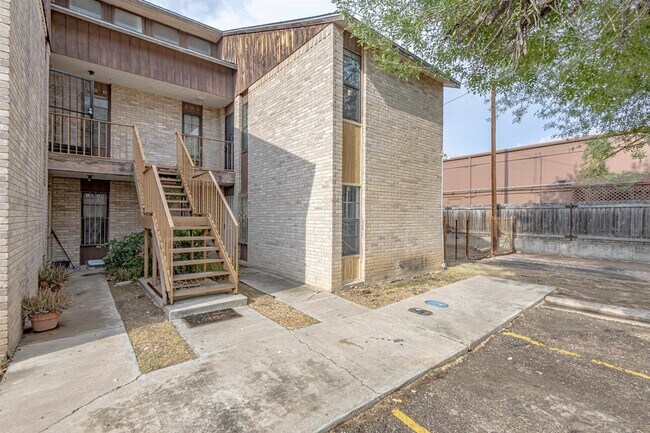 Photo - 100 Hillside Rd Unit 201