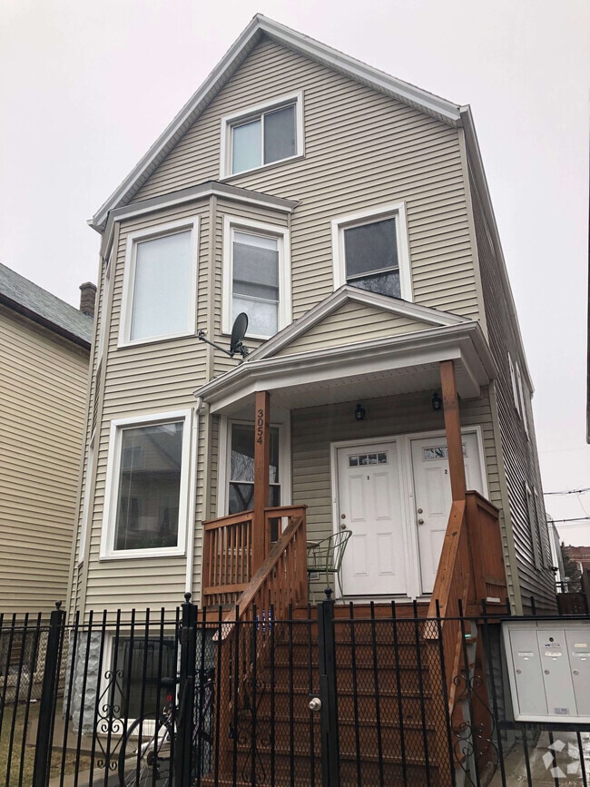 Building Photo - 3054 N Avers Ave Unit 1 Rental