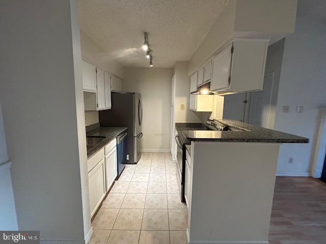 Building Photo - 1539 Lincoln Way Unit 303