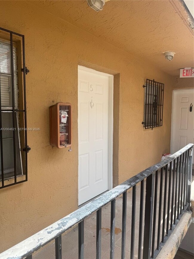 Building Photo - 1235 NW 6th St Unit 5