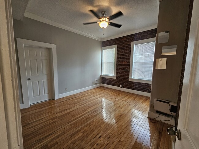 Photo - 607 Lindsay St