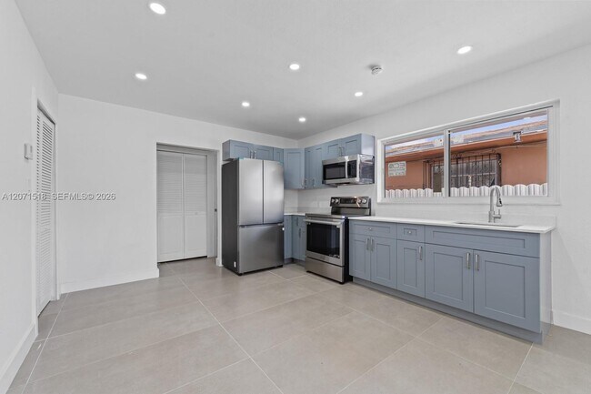 Photo - 1849 NW 16th St Unit 1