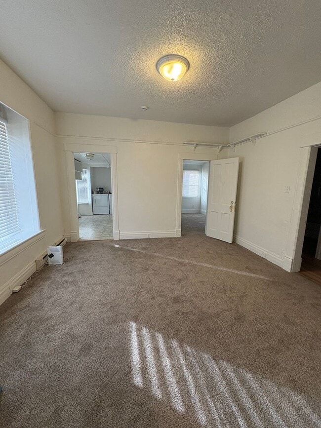 Photo - Beautiful 4 Bedroom, 2 Bath in Prime Location