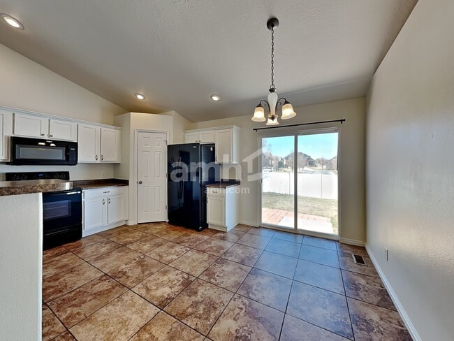 Photo - 4096 Juniper Hills Dr