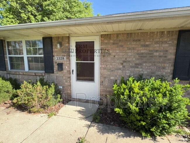 Building Photo - 1328 S Waugh St Rental
