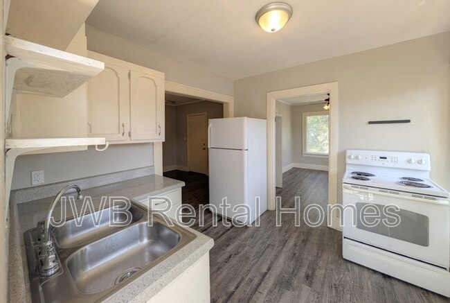 Photo - 2022 Dellwood Ave Unit #2