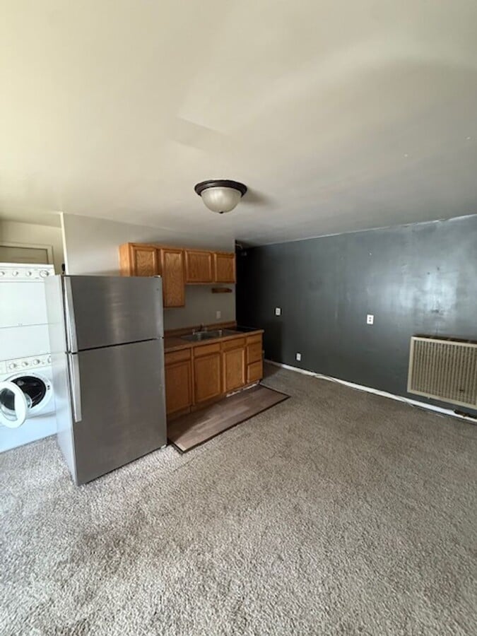 Photo - Studio- Ample Parking Next To MSU
