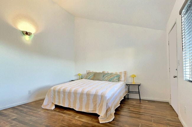 Photo - 944 N Avenue 50 Unit 946