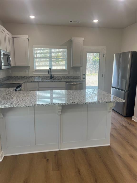 Photo - 550 Cosmos St