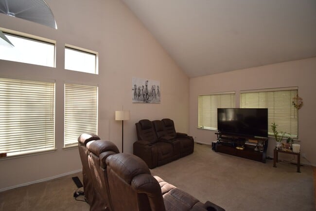 Photo - Bright Holladay 4 Bed Home – High Ceilings in Prime Location!!