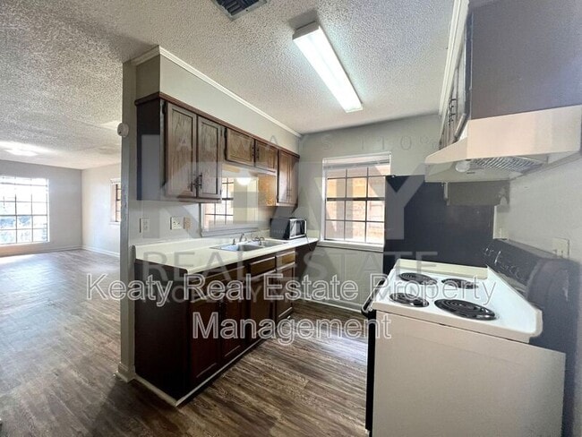 Photo - 402-A Loire Avenue