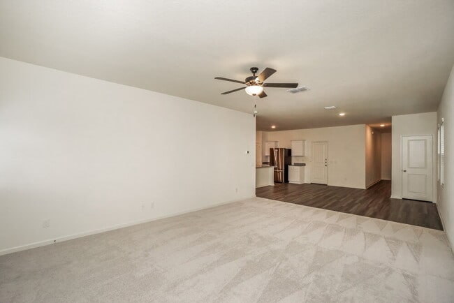 Photo - 5607 Finch Cyn