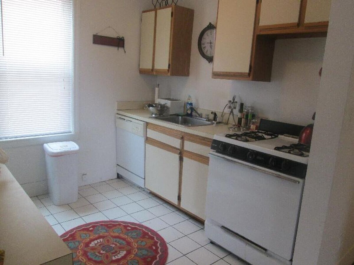 Photo - 3 bed/1 bath on Union St. available for a September 1st move-in