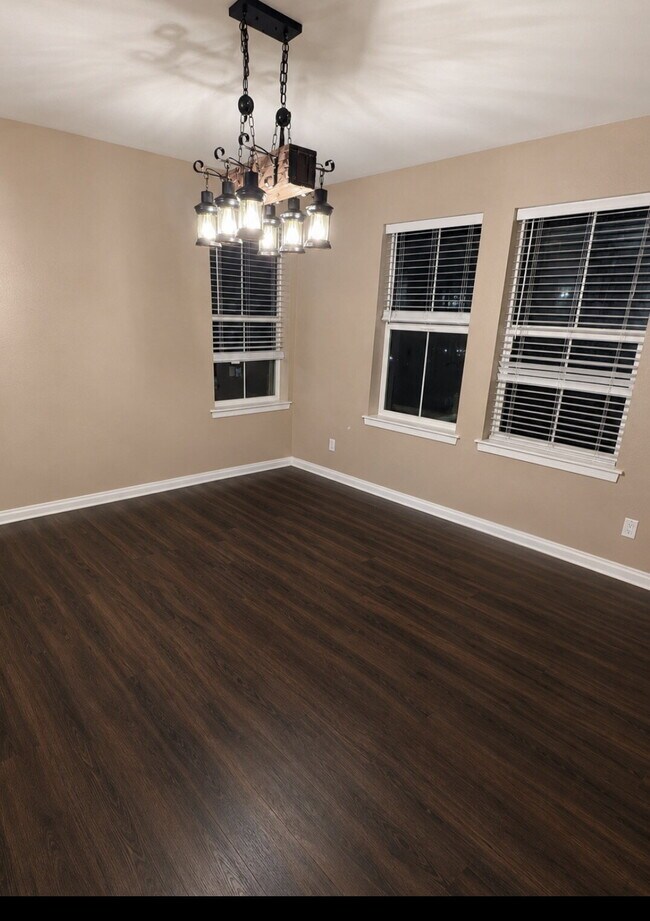 Spacious 5-Bed Retreat with Modern Updates in Aurora. Included - Greenhouse and Shed!