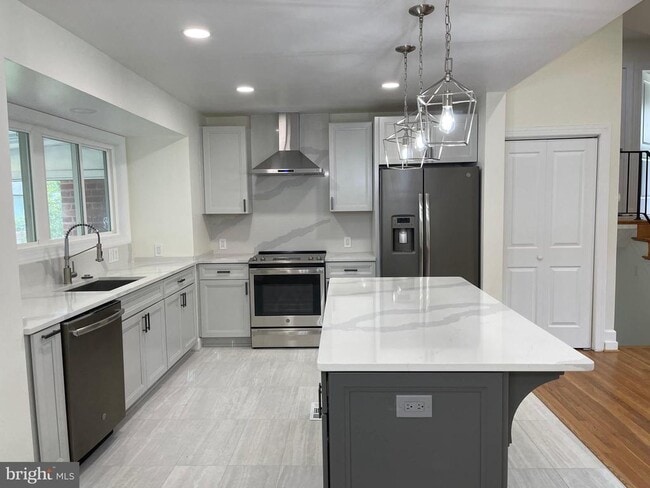 Photo - 9913 Pomona Dr