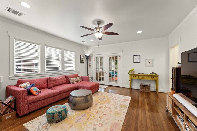 Photo - 817 Gale St