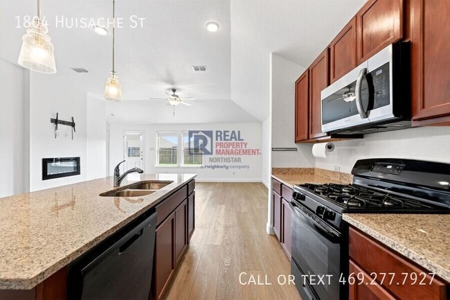 Photo - 1804 Huisache St