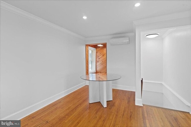 Photo - 182 W Court St