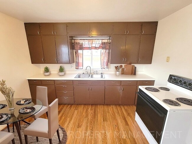 Photo - 1106 S Bahnson Ave Unit 1106