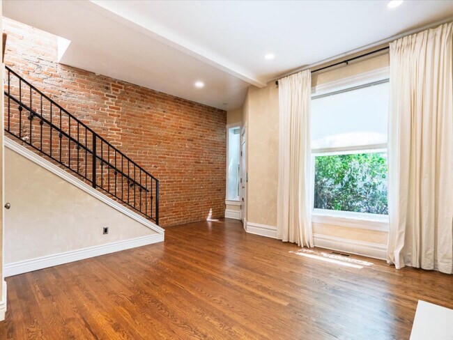 Photo - 2753 Champa St