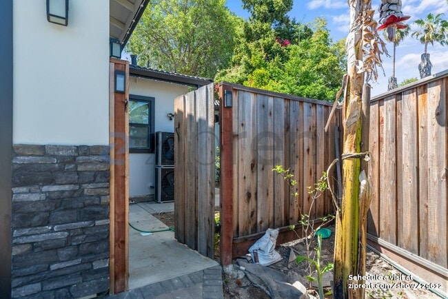 Photo - 6652 Clifford Ct