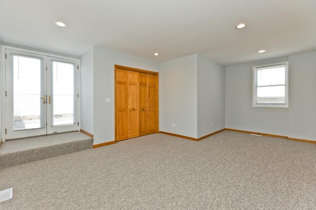 Building Photo - 3 bedroom in Chicago IL 60614 Unit 3 Rental