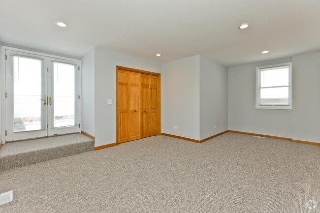 Building Photo - 3 bedroom in Chicago IL 60614 Unit 3 Rental