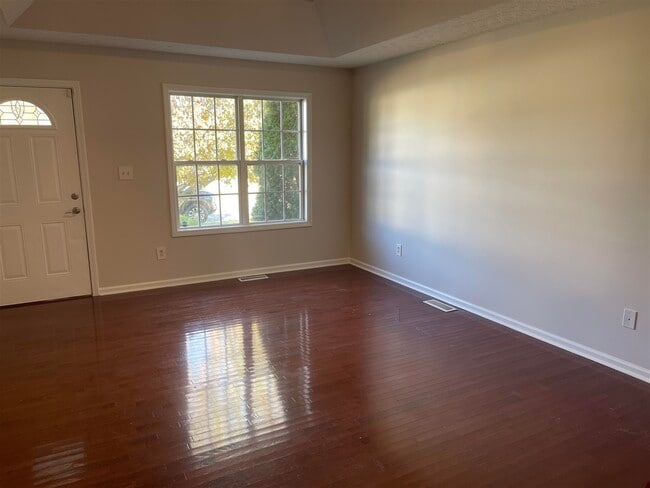 Photo - 3261 Cave Springs Ave