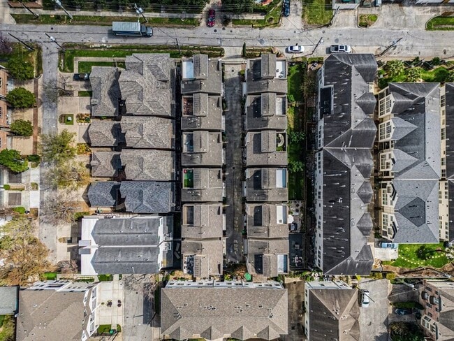Photo - 715 Hartman St