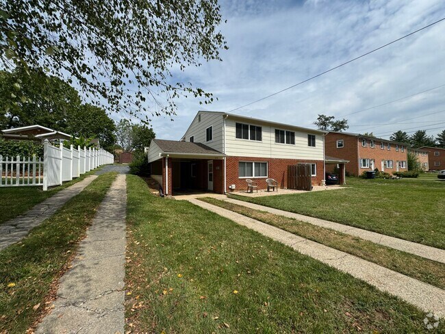 Building Photo - Long Ave Unit 572 Long Ave Rental