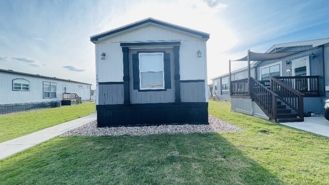 Photo - 2804 Halite Bend