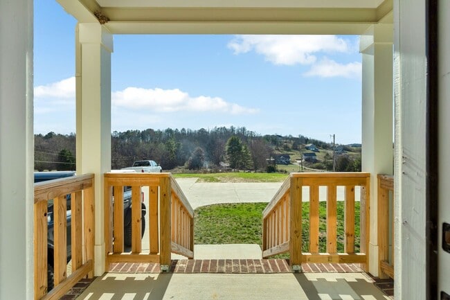 403 Hungry Hollow Rd SE