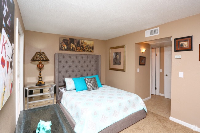1BR, 1BA Studio - 530SF - Bedroom