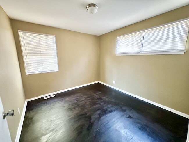 Photo - 1136 Broad St