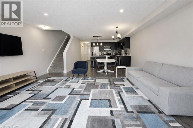 Photo - 165 Rochefort St.