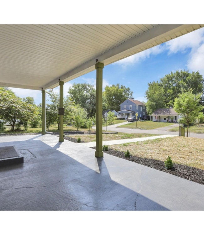 Photo - 2040 Margaret Ave