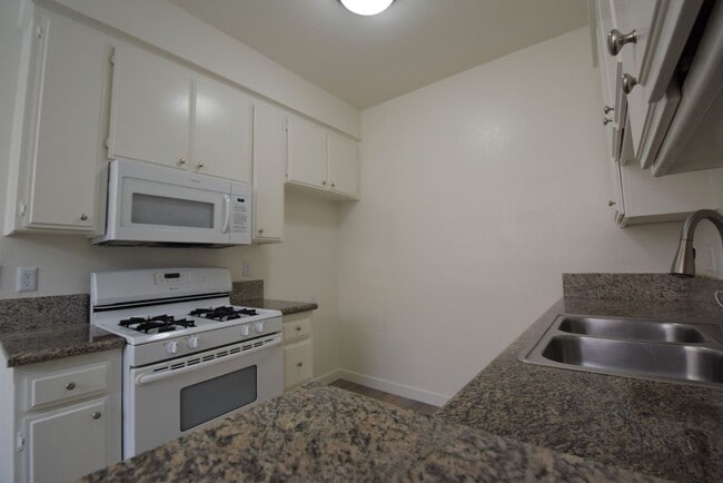 Photo - 11107 La Maida St Unit 203