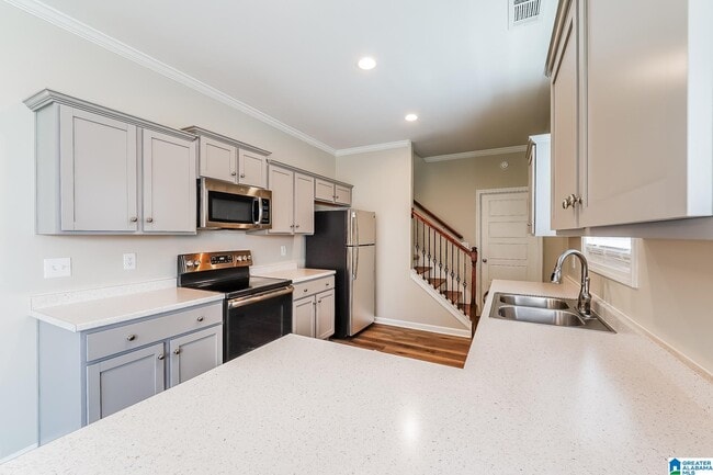 Photo - 2554 Summit Park Rd