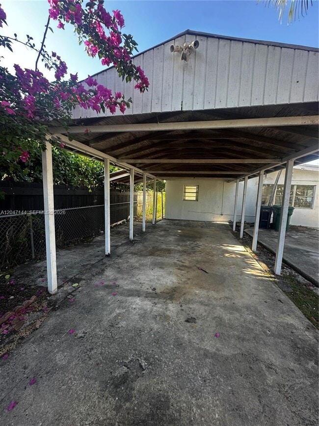 Photo - 821 SW 2nd St