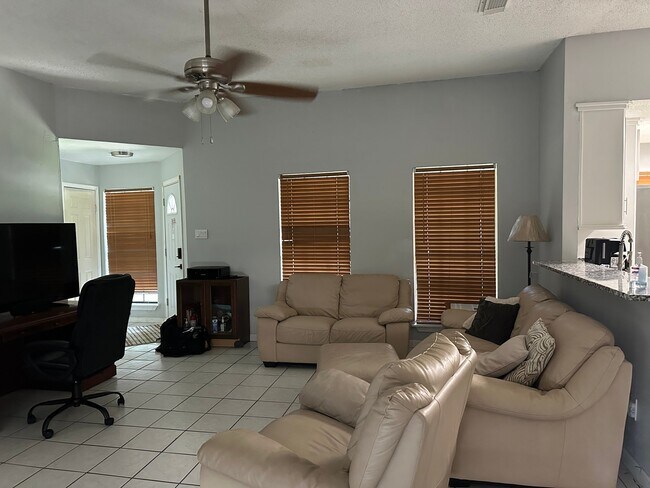 Photo - 25119 Thrushwood Ln