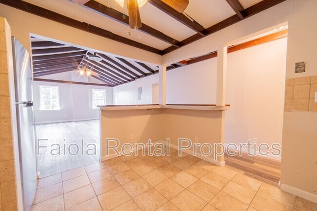 Photo - 112 N High St Unit B2