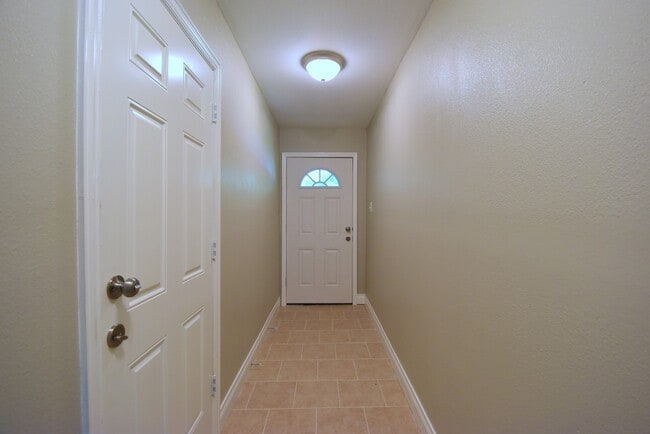 Photo - 3615 Willie Way