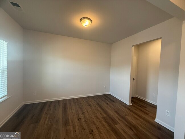 Photo - 121 Sycamore Ln