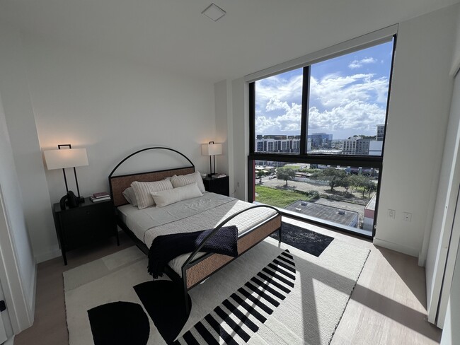 161 NW 32nd St Unit B1