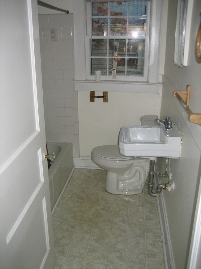 Photo - 1024 Willowbrook Dr Unit 1024