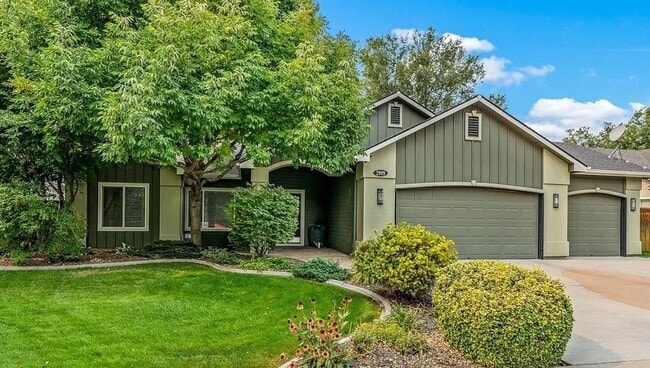 Building Photo - Beautiful 3 bed 2 bath in Meridian Tumble Creed Subdivision just off Linder and Ustick Rd.