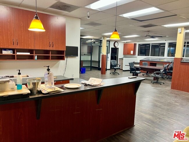 Photo - 7353 Canoga Ave