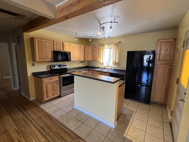 Photo - 4700 Burton Ave SE