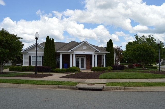 Photo - 623 Oakfield Tr